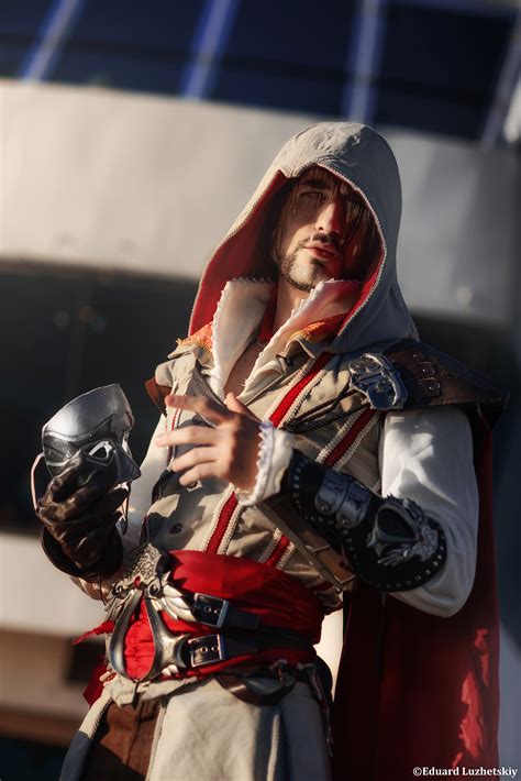 assassin's creed 2 costume